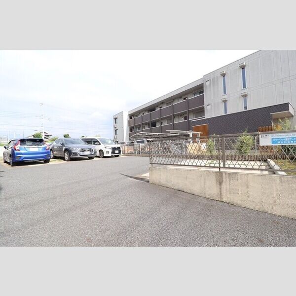 ネイチャーヴィラ ミネルバ 駐車場