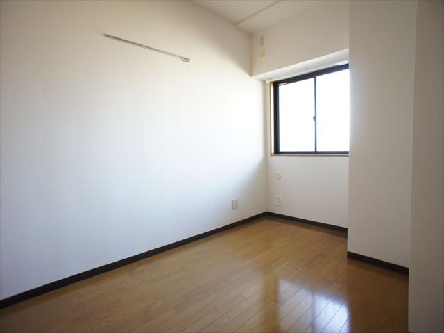 椎の実ハイツ0506号室 広々とした洋室です