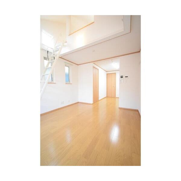 板橋区前野町5丁目戸建 リビング