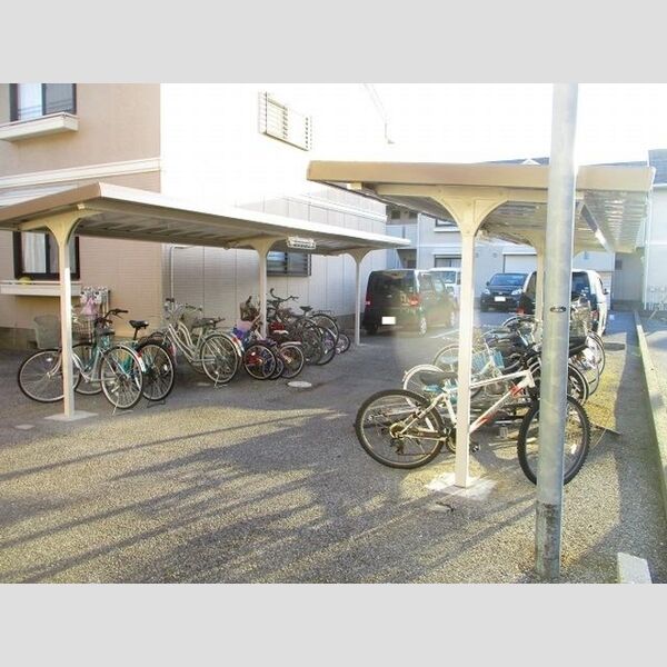 サンライズコーポ森　B 駐輪場