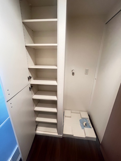 レジディアタワー中目黒14階 洗濯機置き場