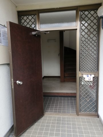 KIハイムC棟105号室 共用玄関です