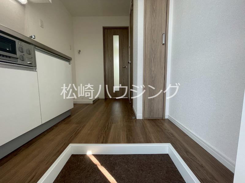 ホワイトヴィラ 玄関