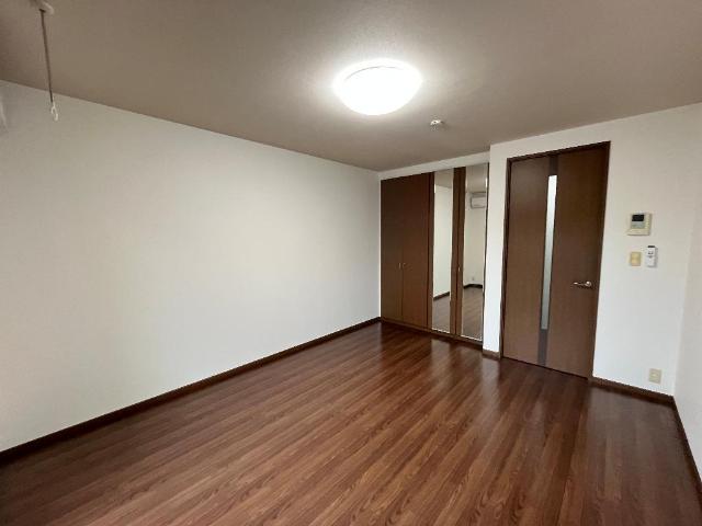 Ｂｒｉｌｌａｒ（ブリジャール）105号室 洋室