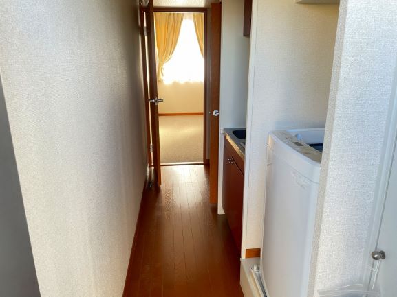 レオパレスグランドゥール蘇我 玄関