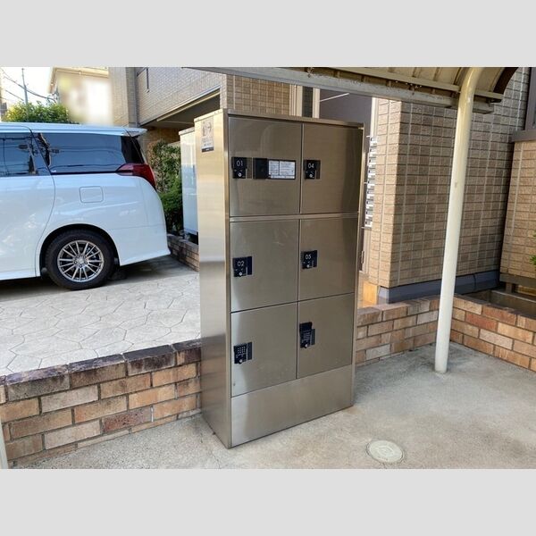ソレーユ・トレビナ206号室 宅配ボックス