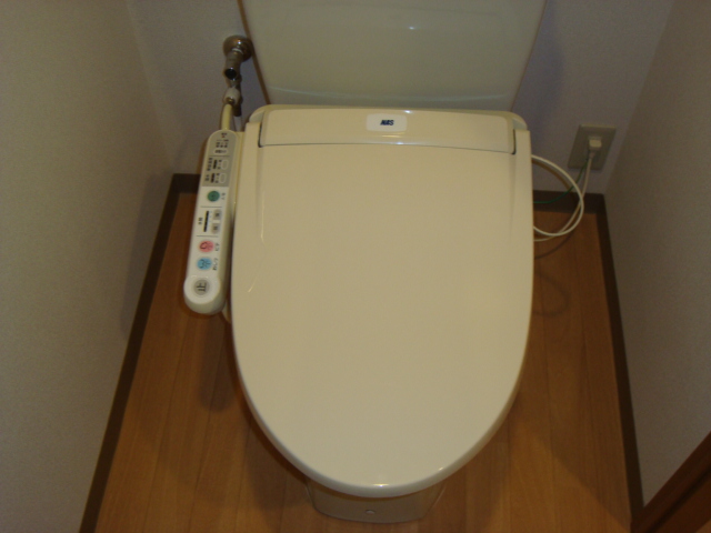 ＥＶＥＲ　ＳＨＩＮＥ　ＳＨＯＮＡＮ シャワー付トイレ