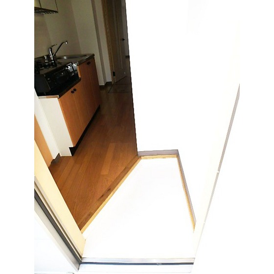 セレ千歳烏山103号室 玄関