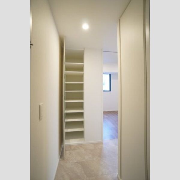 プライムメゾン森下WEST307号室 玄関