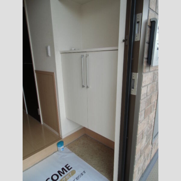 ベルフォーレ106号室 玄関