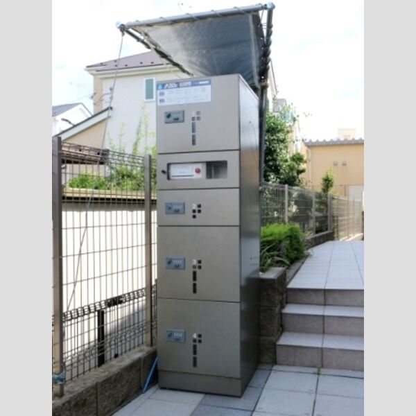 リボーン・　ルーチェ 宅配ボックス