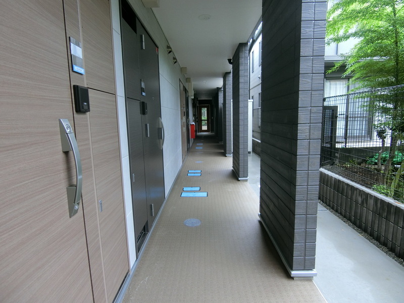 リブリ・ラフィーネ国立1階 部屋その他