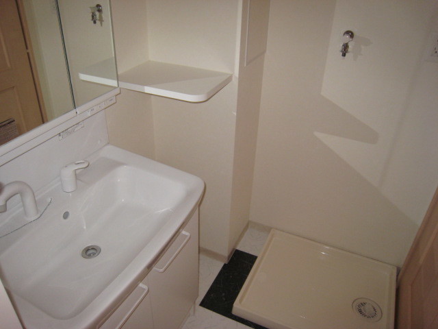 Ａｒｔ　Ｇａｒｄｅｎ　ＹＯＫＯＨＡＭＡ0109号室 洗面