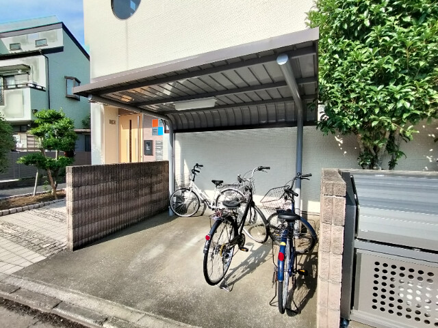 ブラウンコート1階 駐車場