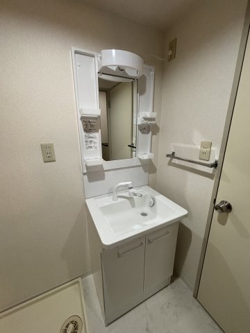 カーサ八千代 スペースが確保できる洗面所です