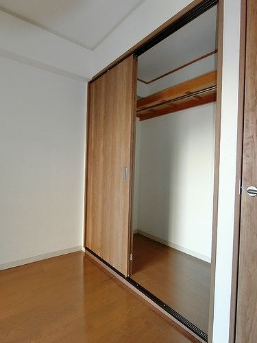 ドムール江古田 クローゼット（洋室５畳）※2017年12月撮影