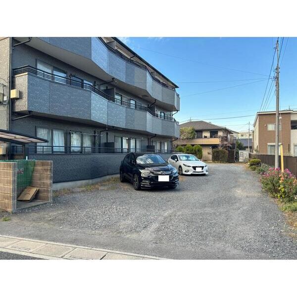 ロキシーパンセ中浦和 駐車場