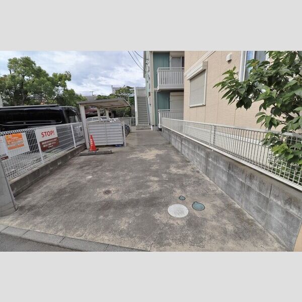 グラフィアス湘南 駐車場