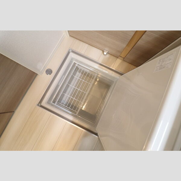 インペリアルヒルズ108号室 床下収納