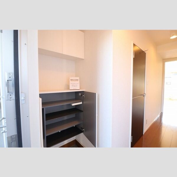 メゾンベール107号室 シューズボックス