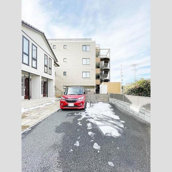 GMF101号室 駐車場