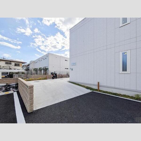 グラナーデ成城学園前A エントランス