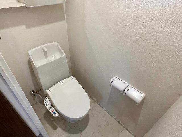 フォルビート203号室 シャワー付トイレ