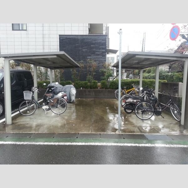 メゾンクレール106号室 駐輪場