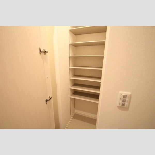 シトロンフレアⅢ 玄関シューズクローク!