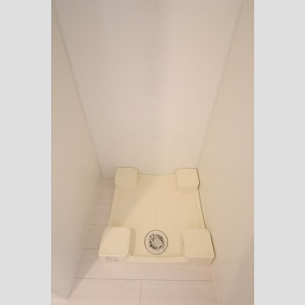 Apple court K&M 室内洗濯機置き場