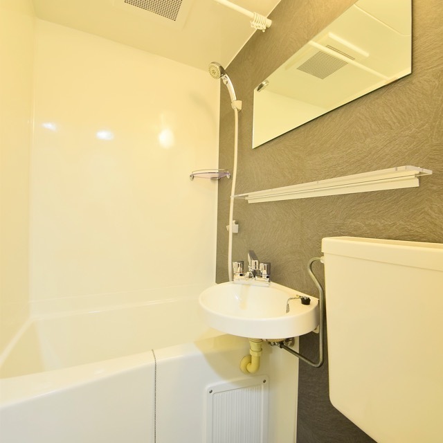 フローラル千歳台2階 同建物別部屋の参考画像