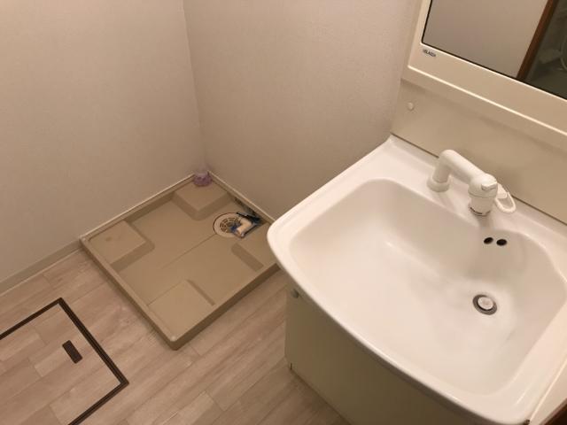 エクレセンス富士見105号室 洗濯機置場