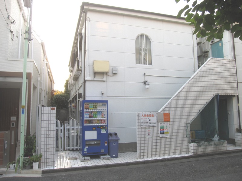 プラザドゥクリムゾン1階 外観