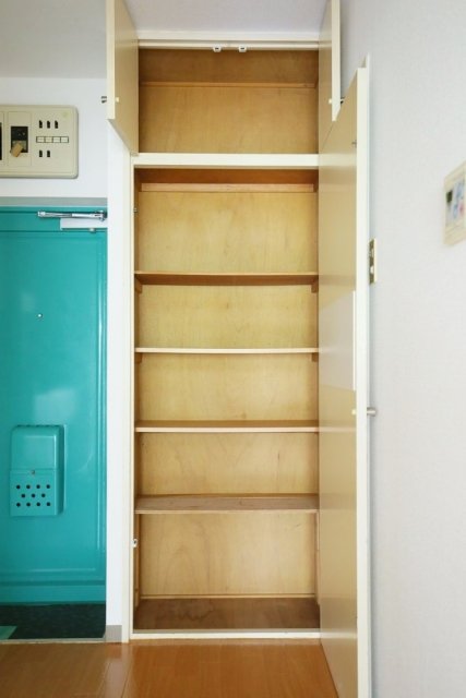 ハイタウン駒沢公園 収納