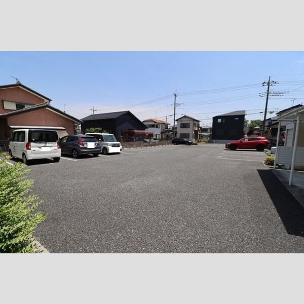 プリモ201号室 駐車場