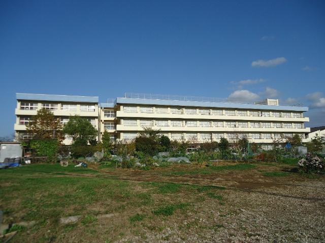 アンバーヒル 市川市立下貝塚中学校まで606ｍ
