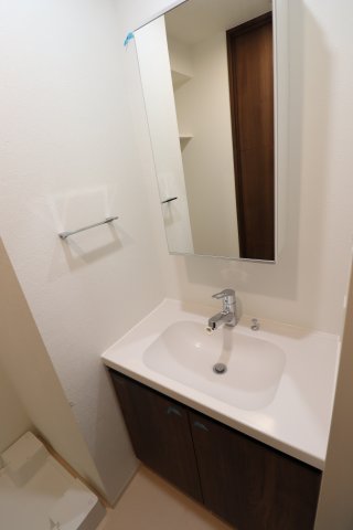 ＧＥＮＯＶＩＡ　鐘ヶ淵0705号室 洗面