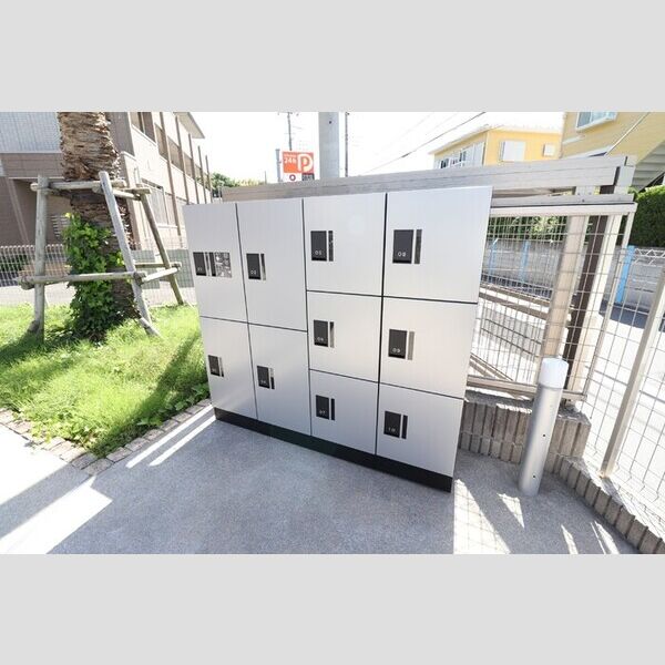 コンフォール新横濱　Ⅱ 宅配ボックス