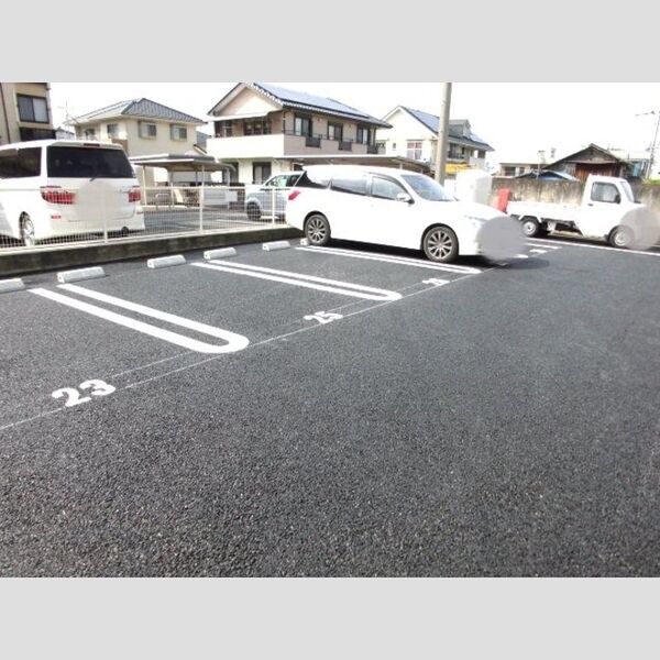 サンパレス宮前 駐車場