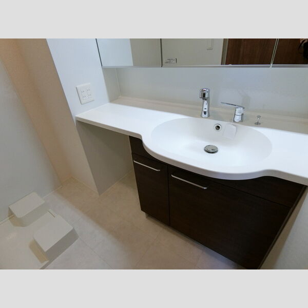 リヴェール湘南 洗面化粧台