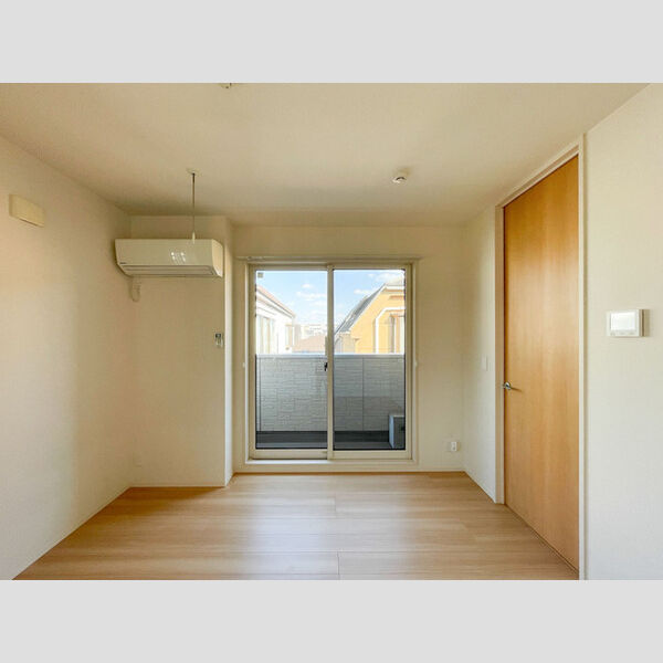 ブリーズ綾瀬 洋室約6.4帖