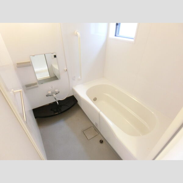 ウィット三橋 浴室※反転タイプ102号室の画像です。