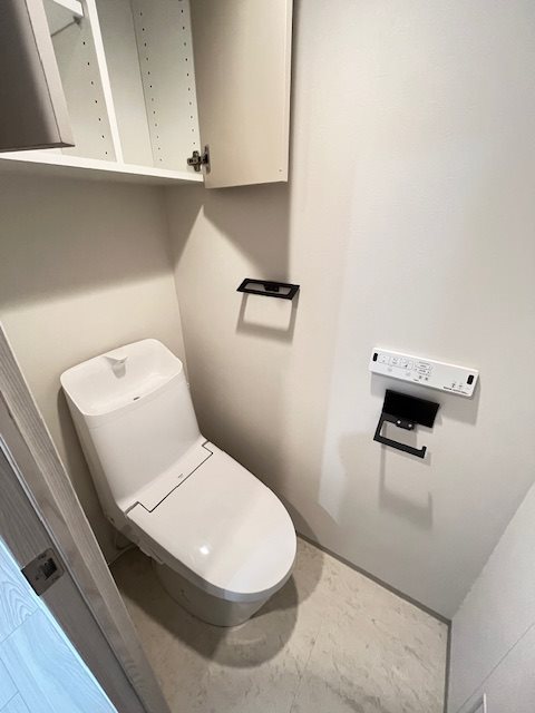 クロスレジデンス六義園2階 トイレ