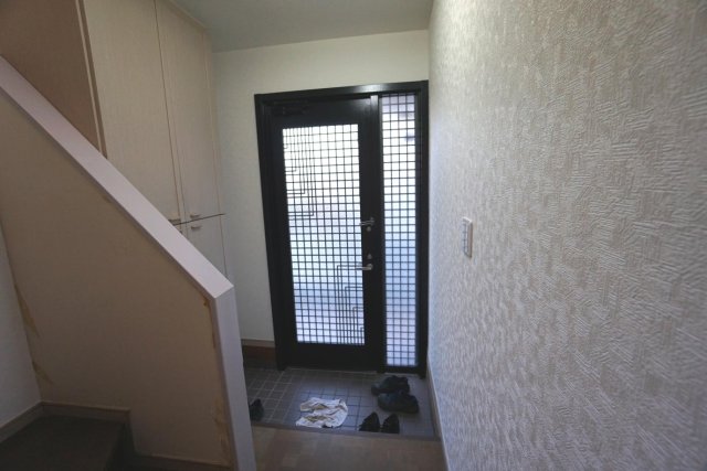八千代市上高野戸建 玄関