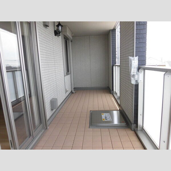 ラフィネ アロッツィオ302号室 バルコニー