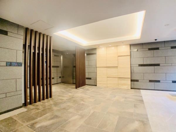 ＥＶＥＲＴＯＷ　ＣＨＯＪＡＭＡＲＵ2階 エントランス