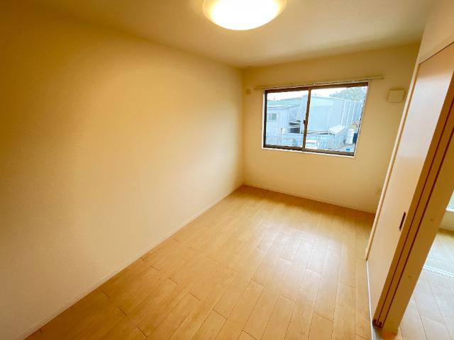 ハーモニーヒルズ206号室 洋室