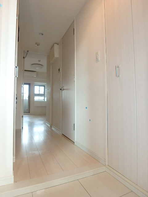 グランド・ガーラ大森 人感センサー照明付の玄関！