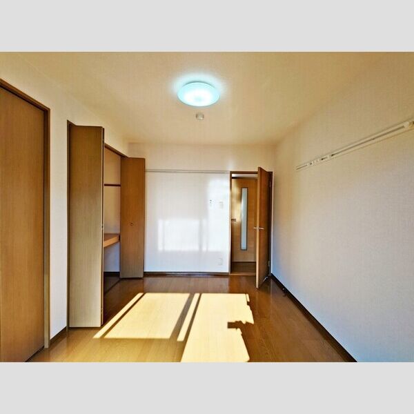 ストークハウス202号室 洋室6帖(別角度)