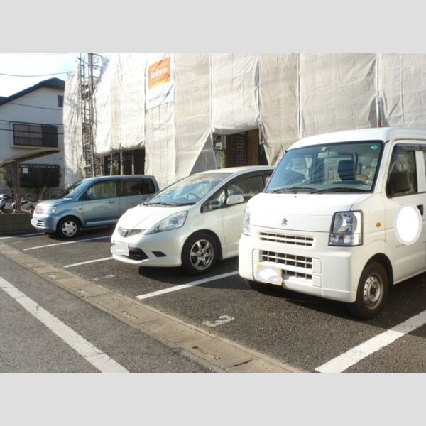 ラ・プランタン 駐車場